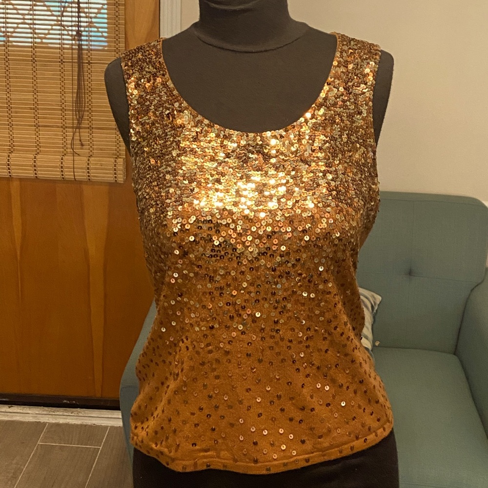 Heavily sequined sleeveless top. Sz Med.